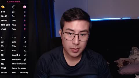 Snapshot of andrewmhilton_ chatting on November 8, 8:03 am andrewmhilton_ online show from November 8, 8:03 am