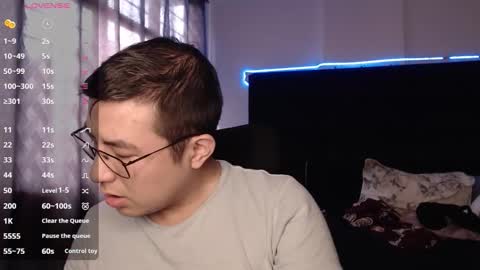 Snapshot of andrewmhilton_ chatting on November 9, 6:17 pm andrewmhilton_ online show from November 9, 6:17 pm