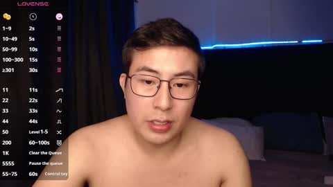 Snapshot of andrewmhilton_ chatting on November 13, 3:05 am andrewmhilton_ online show from November 13, 3:05 am