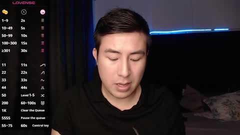 Snapshot of andrewmhilton_ chatting on November 17, 7:03 am andrewmhilton_ online show from November 17, 7:03 am