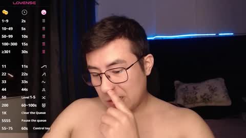 Snapshot of andrewmhilton_ chatting on November 20, 5:07 am andrewmhilton_ online show from November 20, 5:07 am