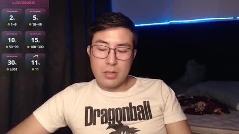 Snapshot of andrewmhilton_ chatting on December 3, 4:42 am andrewmhilton_ online show from December 3, 4:42 am