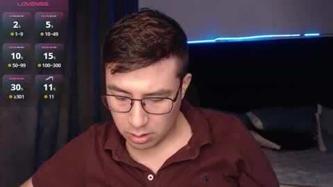 Snapshot of andrewmhilton_ chatting on December 5, 3:04 am andrewmhilton_ online show from December 5, 3:04 am