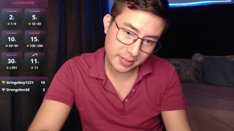 Snapshot of andrewmhilton_ chatting on December 14, 6:30 am andrewmhilton_ online show from December 14, 6:30 am