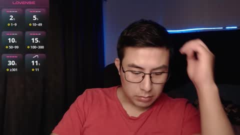 Snapshot of andrewmhilton_ chatting on December 20, 7:59 am andrewmhilton_ online show from December 20, 7:59 am