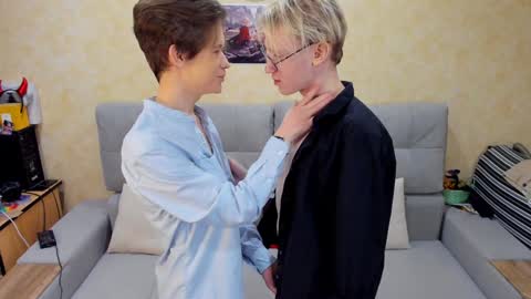 Andrew online show from December 1, 8:31 pm