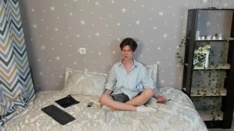 Andrew online show from December 17, 7:20 pm