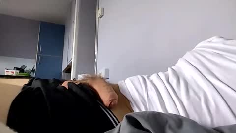 Snapshot of andrewwhitby chatting on September 27, 3:06 pm andrewwhitby online show from September 27, 3:06 pm