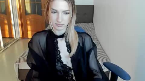 andrianabelle online show from September 18, 3:36 pm