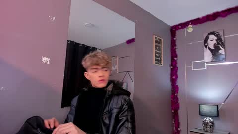      online show from December 3, 2:05 pm