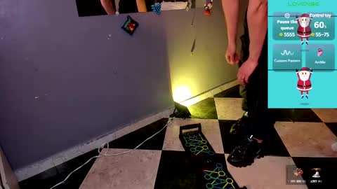      online show from December 15, 5:42 pm