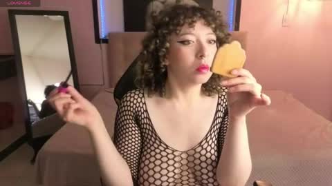 androm3da_ online show from April 28, 7:19 pm