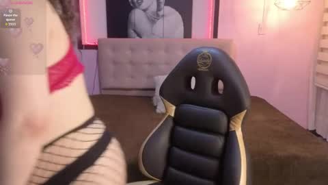 androm3da_ online show from May 18, 7:31 pm