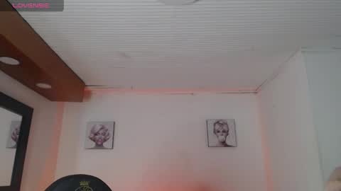 androm3da_ online show from June 7, 12:42 pm