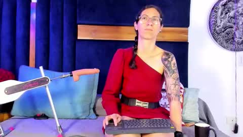 andromedajade_ online show from March 25, 7:03 am