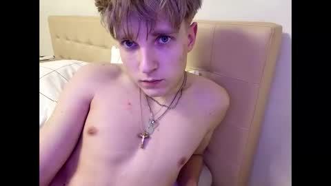 Snapshot of andru657 chatting on February 1, 1:59 am andru657 online show from February 1, 1:59 am