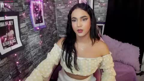 Snapshot of andrys_hot chatting on July 5, 6:42 am Andrys online show from July 5, 6:42 am