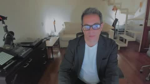 Andrew online show from June 6, 8:13 pm