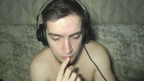 Snapshot of andy4life chatting on June 8, 1:28 am andy4life online show from June 8, 1:28 am