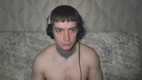 Snapshot of andy4life chatting on June 11, 11:03 pm andy4life online show from June 11, 11:03 pm