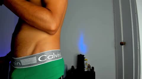 Snapshot of andy_0018 chatting on February 3, 9:50 pm Andy online show from February 3, 9:50 pm