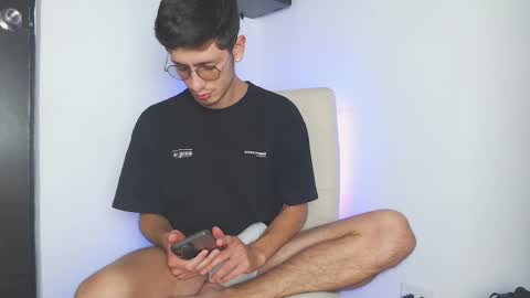 andy_collins__ online show from October 16, 3:29 am