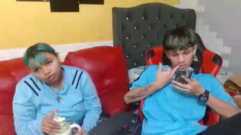 andy_dan1 online show from March 6, 7:21 pm