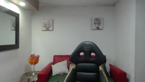 andy_eagleton_20 online show from June 3, 2:36 am