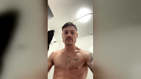 andy_gibson1 online show from March 6, 1:46 am