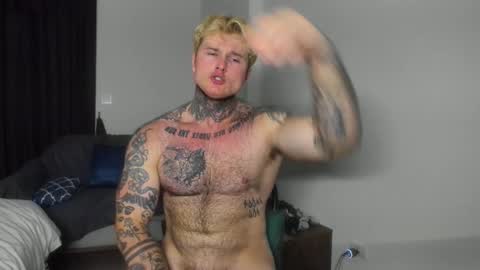 Snapshot of andy_hunk chatting on January 8, 5:05 am Andrew online show from January 8, 5:05 am