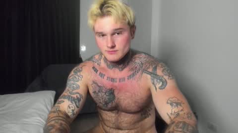 Snapshot of andy_hunk chatting on January 11, 12:44 am Andrew online show from January 11, 12:44 am