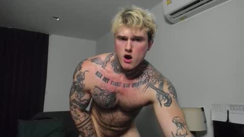 Snapshot of andy_hunk chatting on September 26, 11:58 am Andrew online show from September 26, 11:58 am