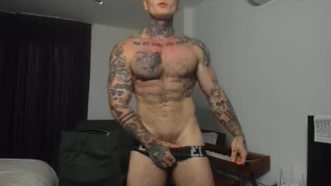 Snapshot of andy_hunk chatting on November 4, 2:32 am Andrew online show from November 4, 2:32 am