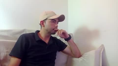 Snapshot of andy_magic_ chatting on October 14, 8:31 pm andy_magic_ online show from October 14, 8:31 pm