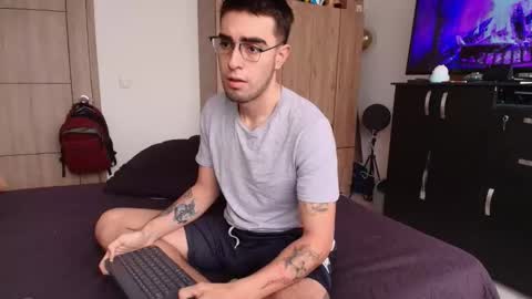 Snapshot of andy_shaaw chatting on January 8, 1:24 pm Andres online show from January 8, 1:24 pm