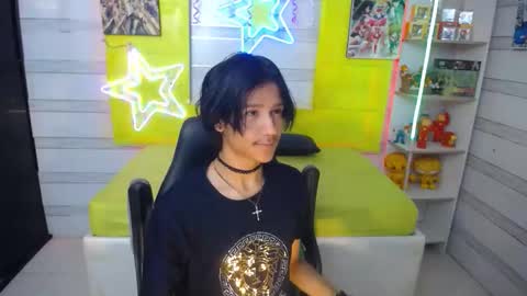 Snapshot of andy_staar18 chatting on October 23, 11:09 am andy online show from October 23, 11:09 am