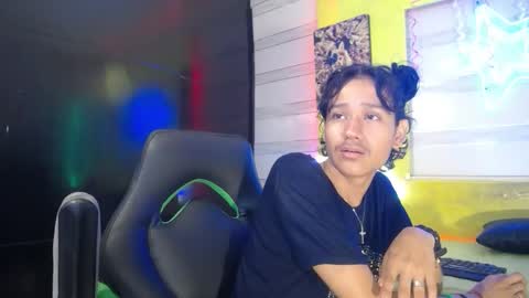 Snapshot of andy_staar18 chatting on October 24, 11:06 am andy online show from October 24, 11:06 am