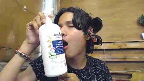 Snapshot of andy_staar18 chatting on November 20, 7:35 pm andy online show from November 20, 7:35 pm