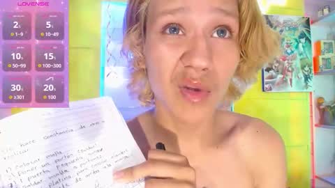 Snapshot of andy_staar18 chatting on December 13, 7:53 pm andy online show from December 13, 7:53 pm