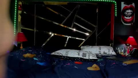 Snapshot of andyandfrank chatting on September 25, 8:23 pm andyandfrank online show from September 25, 8:23 pm