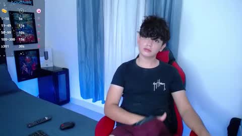 Snapshot of andyboy_19 chatting on December 21, 1:58 am andy online show from December 21, 1:58 am