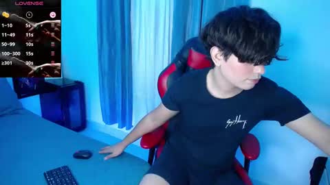 Snapshot of andyboy_19 chatting on January 30, 11:13 pm andy online show from January 30, 11:13 pm