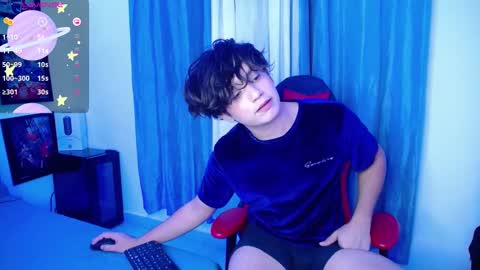 Snapshot of andyboy_19 chatting on February 22, 1:33 am andy online show from February 22, 1:33 am