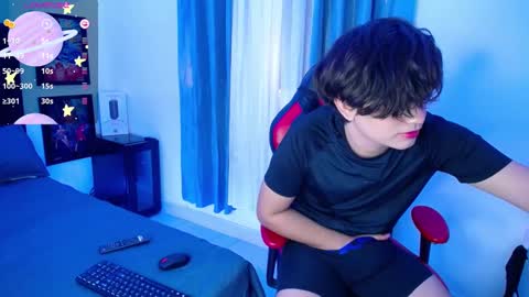 Snapshot of andyboy_19 chatting on March 5, 9:37 pm andy online show from March 5, 9:37 pm