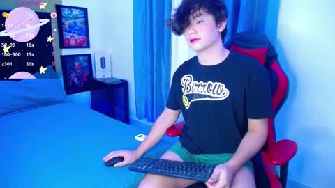 Snapshot of andyboy_19 chatting on March 6, 10:58 pm andy online show from March 6, 10:58 pm