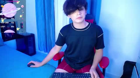 Snapshot of andyboy_19 chatting on March 8, 1:39 am andy online show from March 8, 1:39 am