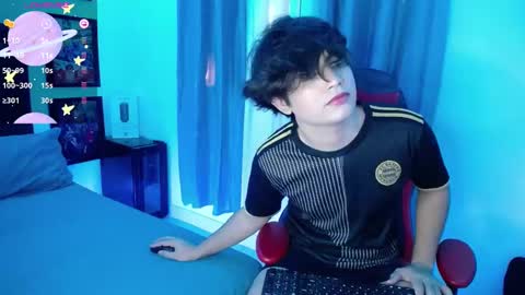 Snapshot of andyboy_19 chatting on March 12, 10:17 pm andy online show from March 12, 10:17 pm