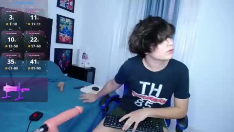 Snapshot of andyboy_19 chatting on October 12, 10:20 pm andy online show from October 12, 10:20 pm