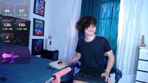 Snapshot of andyboy_19 chatting on November 19, 8:09 pm andy online show from November 19, 8:09 pm