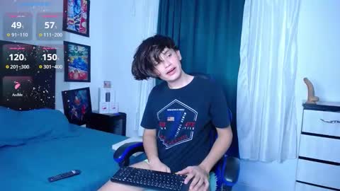 Snapshot of andyboy_19 chatting on December 14, 12:16 am andy online show from December 14, 12:16 am